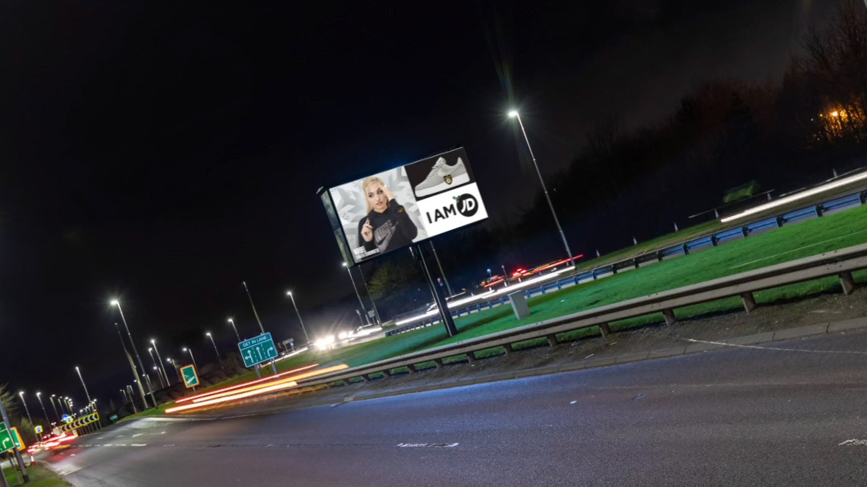 Advertise on digital OOH billboards across the UK